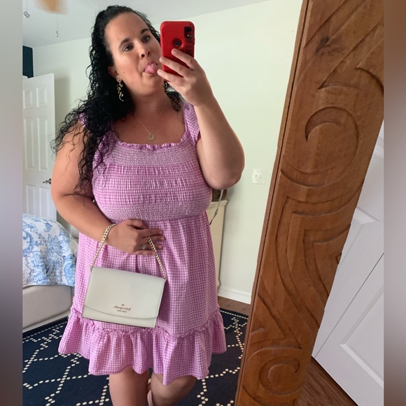 Meet your Posher, Nicole - Picture 2 of 2